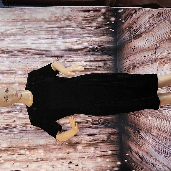 Leslie Fay Dresses & Skirts - Leslie Fay Women's Black Velvet Dress Size 8